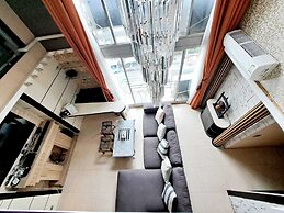 7B - 5 Bedroom Downtown Penthouse With Shared Pool