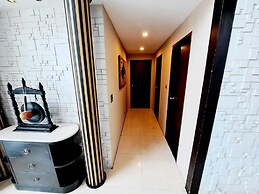 7B - 5 Bedroom Downtown Penthouse With Shared Pool