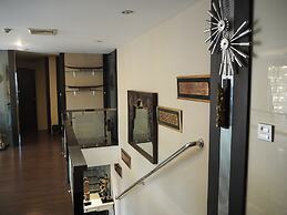 7B - 5 Bedroom Downtown Penthouse With Shared Pool