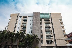 7B - 5 Bedroom Downtown Penthouse With Shared Pool