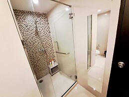 7B - 5 Bedroom Downtown Penthouse With Shared Pool