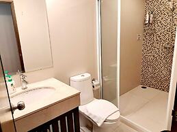 7B - 5 Bedroom Downtown Penthouse With Shared Pool