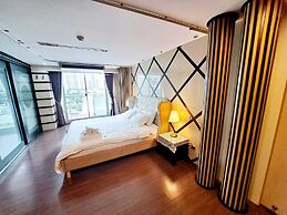 7B - 5 Bedroom Downtown Penthouse With Shared Pool