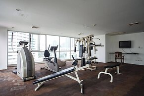 4B - 2 Bedroom Downtown Apartment With Shared Pool