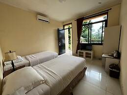 Tripletree Ken Hotel