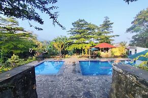 Tripletree Ken Hotel