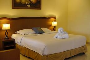 Tripletree Ken Hotel