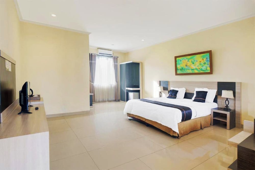 Tripletree Ken Hotel