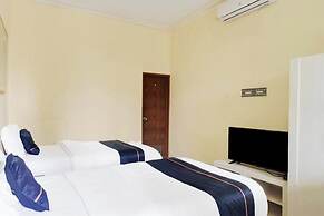 Tripletree Ken Hotel