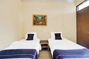 Tripletree Ken Hotel