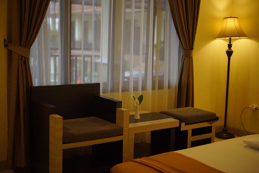 Tripletree Ken Hotel