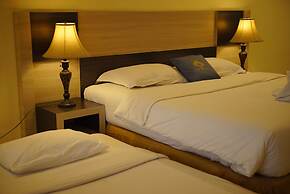 Tripletree Ken Hotel