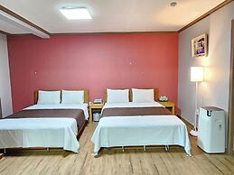 HOTEL ISLAND