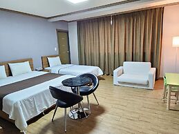 HOTEL ISLAND