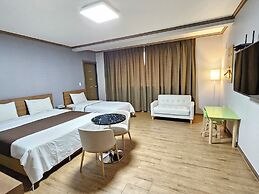 HOTEL ISLAND