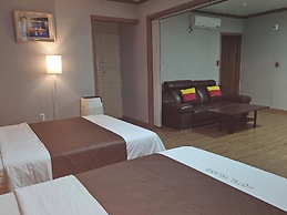 HOTEL ISLAND