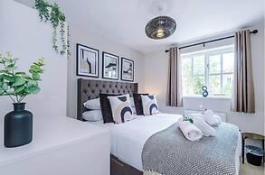 25 The Heywoods Newton