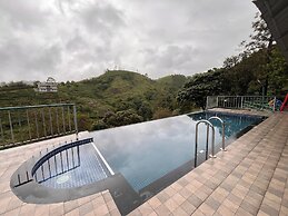 Falcon Crest Resort