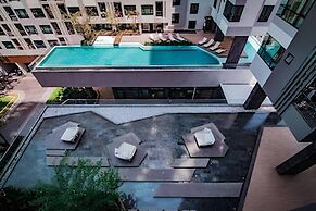 Sea View 2 Bed Room at Great Location