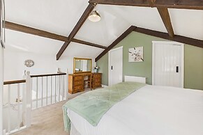 Host Stay Brackenrigg Cottage