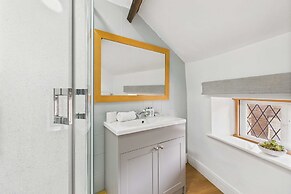 Host Stay Brackenrigg Cottage