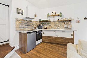 Host Stay Brackenrigg Cottage