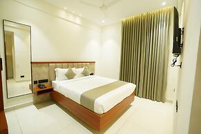 LEONAR HOTEL