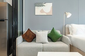 Stylish condo with Pool C175
