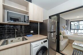 Stylish condo with Pool C175