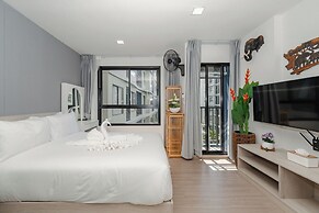 Stylish condo with Pool C175