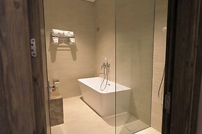 Seasons hotel suites