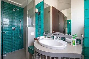 The Coastal Nest - 2BHK by Da Alohas