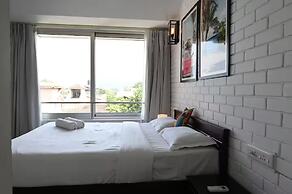 The Coastal Nest - 2BHK by Da Alohas