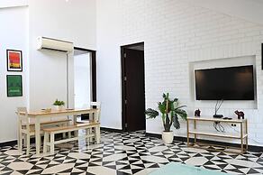 The Coastal Nest - 2BHK by Da Alohas