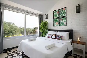 The Coastal Nest - 2BHK by Da Alohas