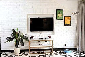 The Coastal Nest - 2BHK by Da Alohas