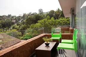 The Coastal Nest - 2BHK by Da Alohas