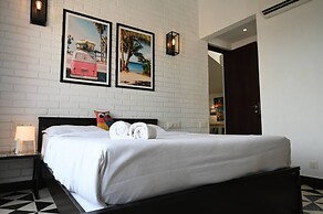The Coastal Nest - 2BHK by Da Alohas