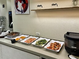 HotelHound Jeonju Junghwasan
