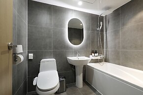 HotelHound Jeonju Junghwasan