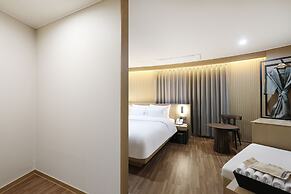 HotelHound Jeonju Junghwasan