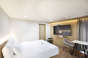 HotelHound Jeonju Junghwasan