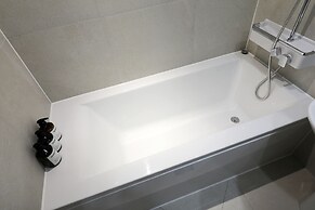 HotelHound Jeonju Junghwasan