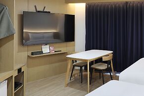 HotelHound Jeonju Junghwasan