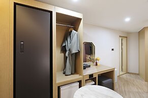 HotelHound Jeonju Junghwasan