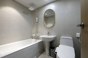 HotelHound Jeonju Junghwasan