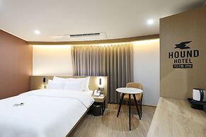 HotelHound Jeonju Junghwasan