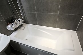 HotelHound Jeonju Junghwasan