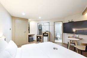 HotelHound Jeonju Junghwasan