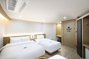 HotelHound Jeonju Junghwasan